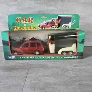 Vintage Car Red Range Rover and Horse Trailer Toy with Horse